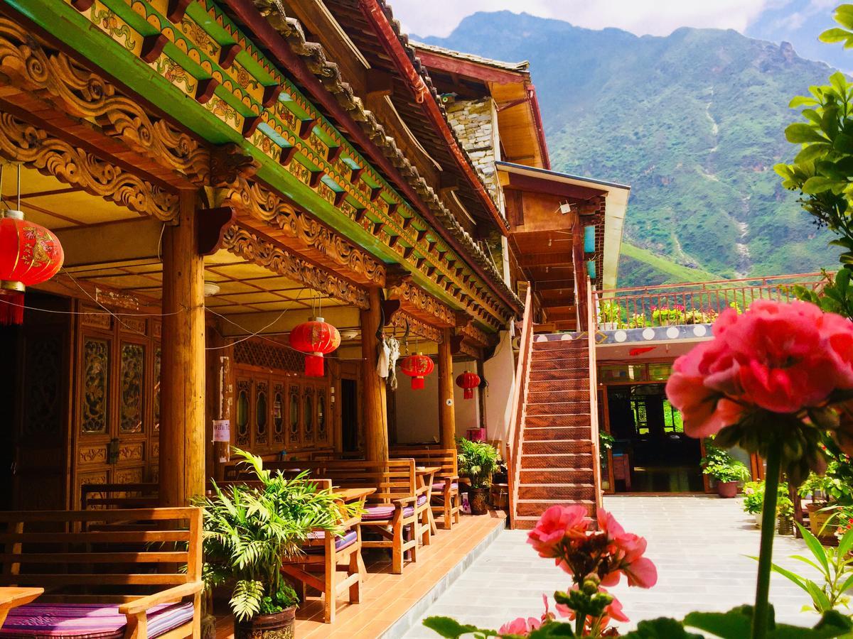 Tibet Guesthouse 虎跳峡卓玛客栈 Shangri-La Bagian luar foto